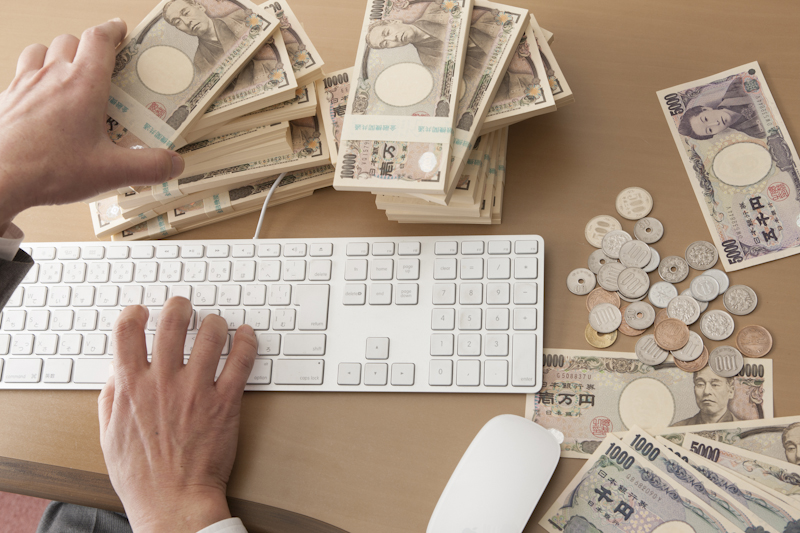経理の仕事は完全在宅ワークでできるの？有利なスキルや資格は？